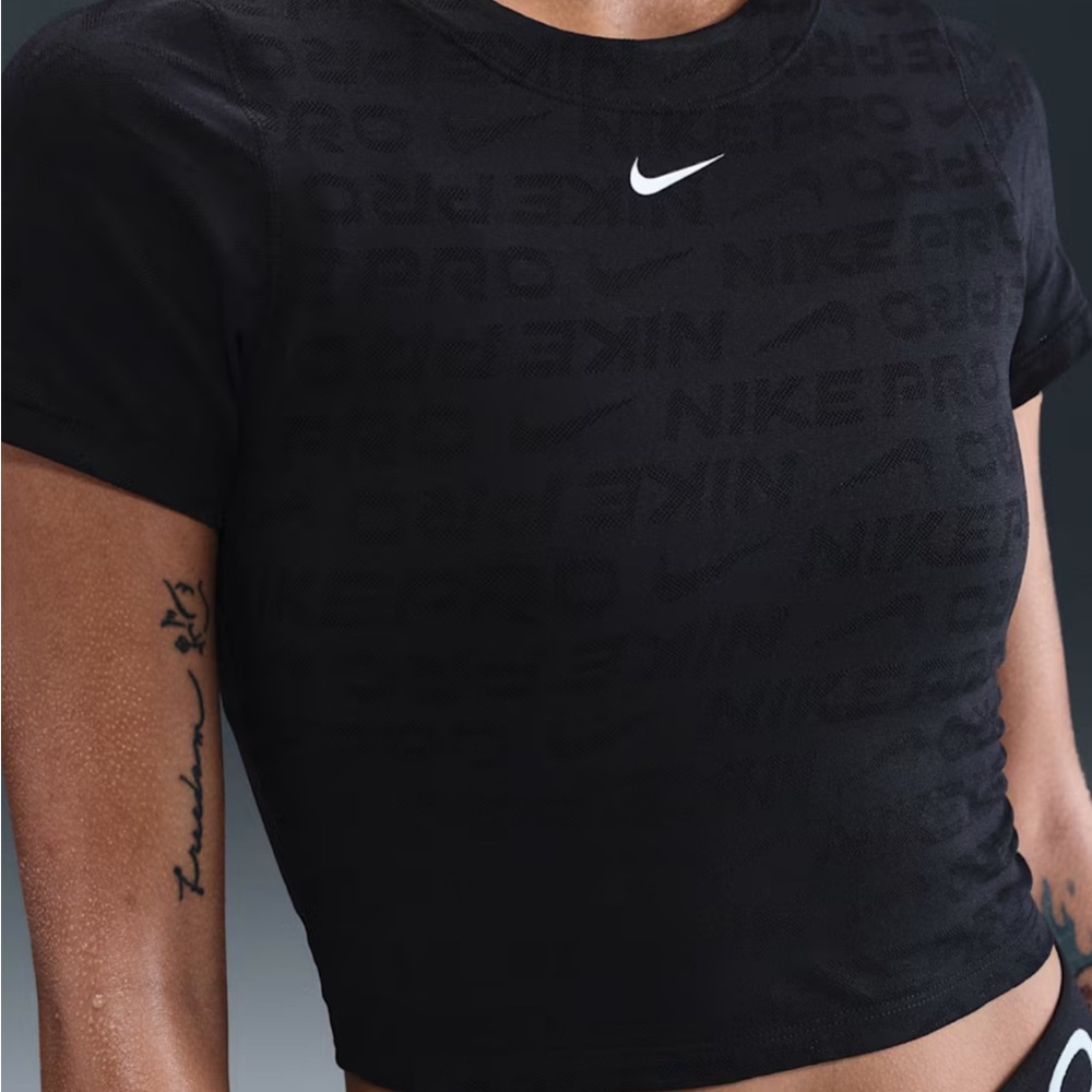 Nike Pro crop Black Performance Tee women’s size medium